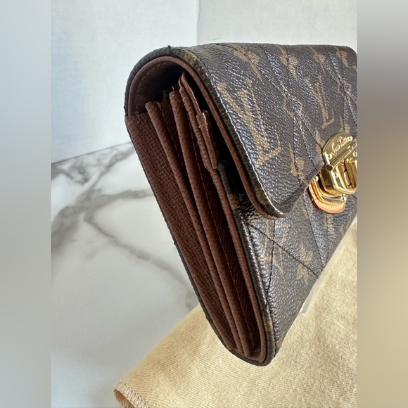 Authentic LOUIS VUITTON Quilted Monogram Etoile w/COA - Picture 9 of 16